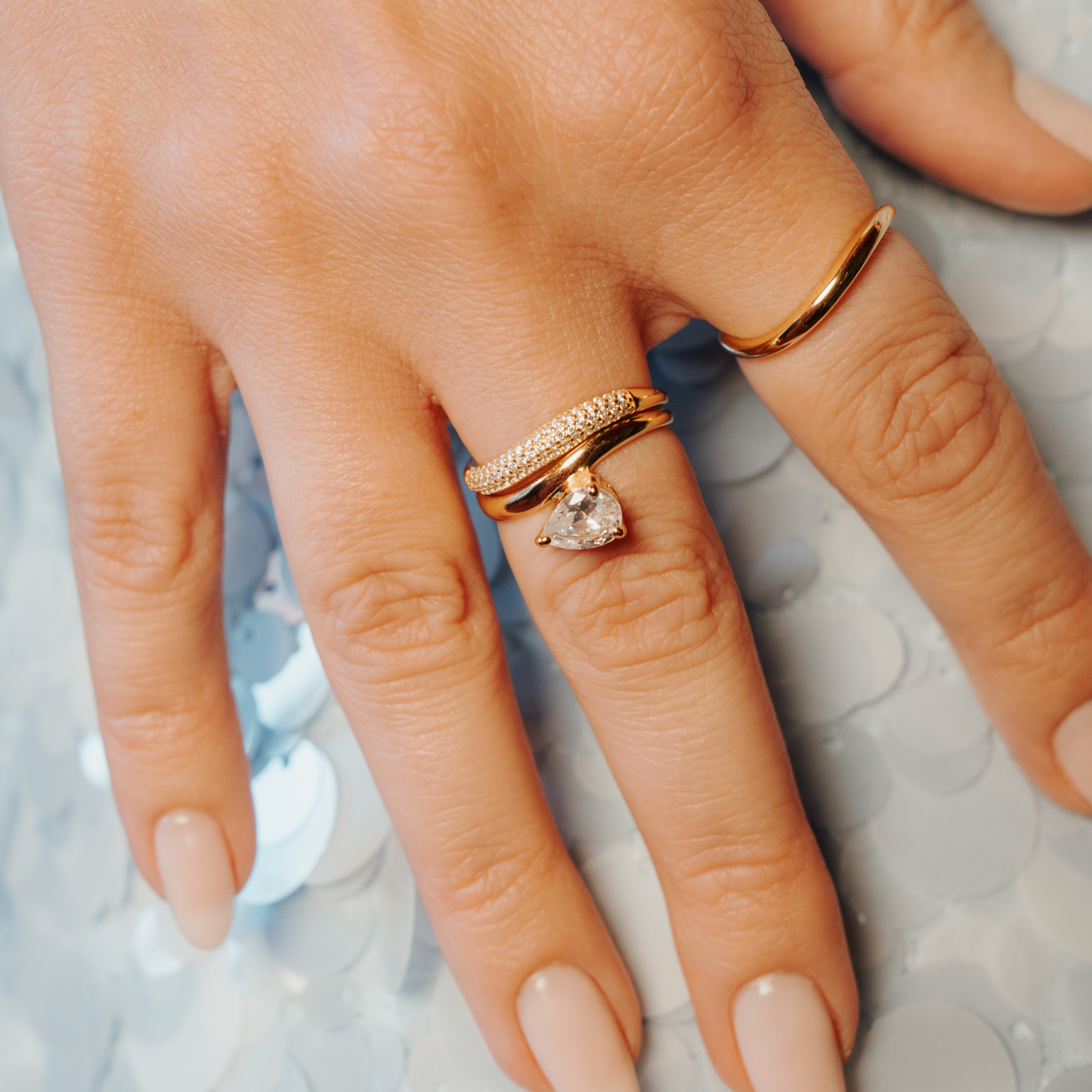 Soleil Wave Spark Ring