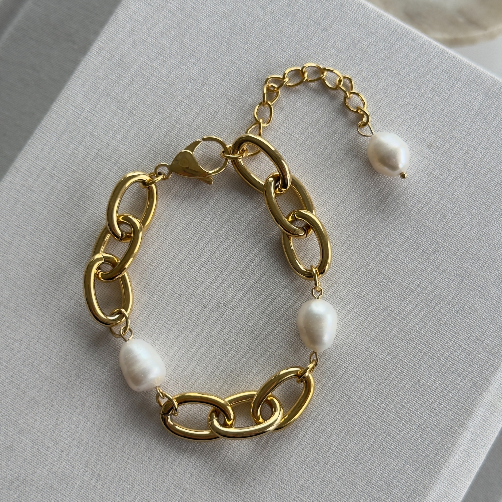 Chunky Pearl Bracelet
