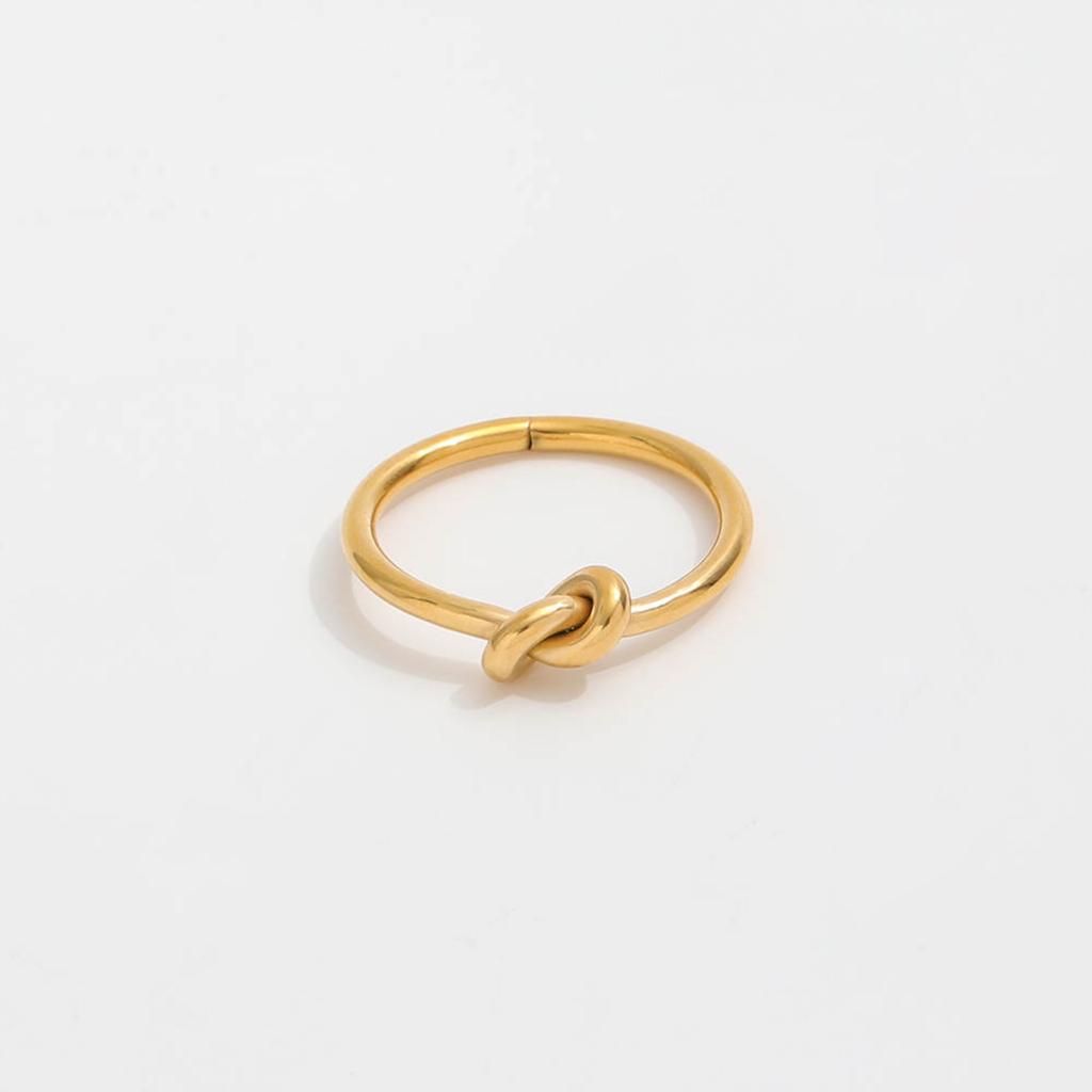 Nauru Knot Ring