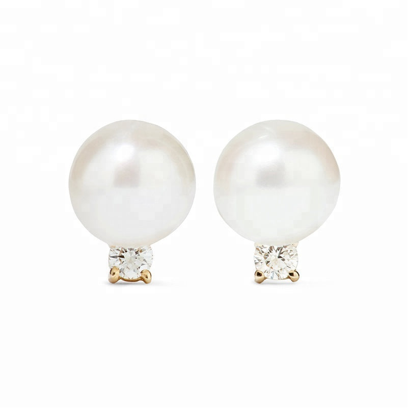 Moon Pearl Stud